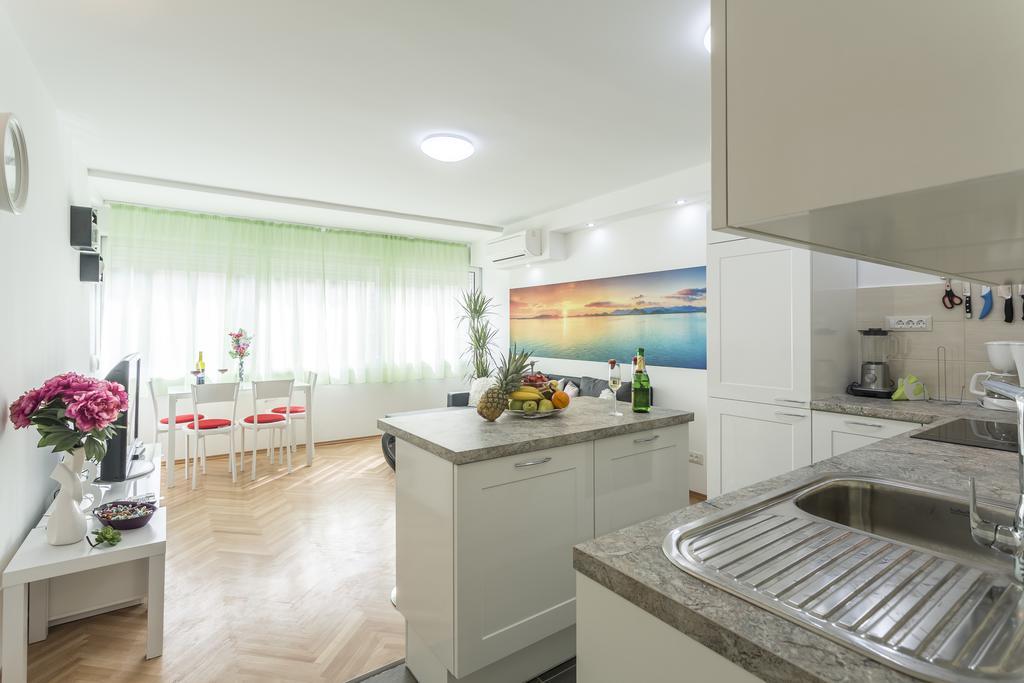Apartment Petro Oldtown Сплит Екстериор снимка