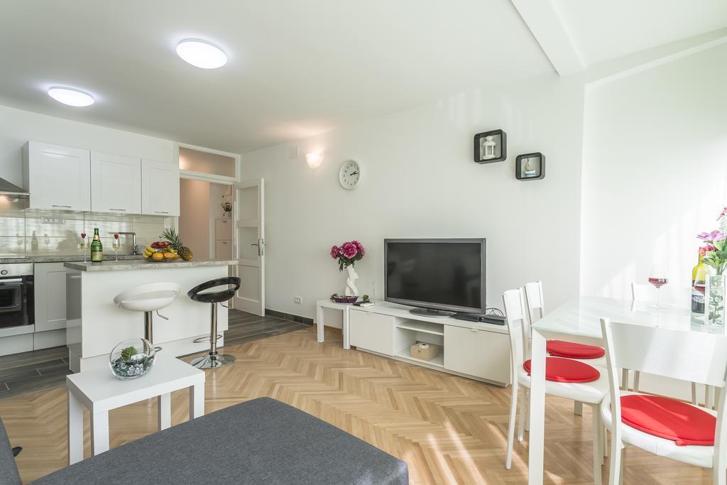 Apartment Petro Oldtown Сплит Екстериор снимка